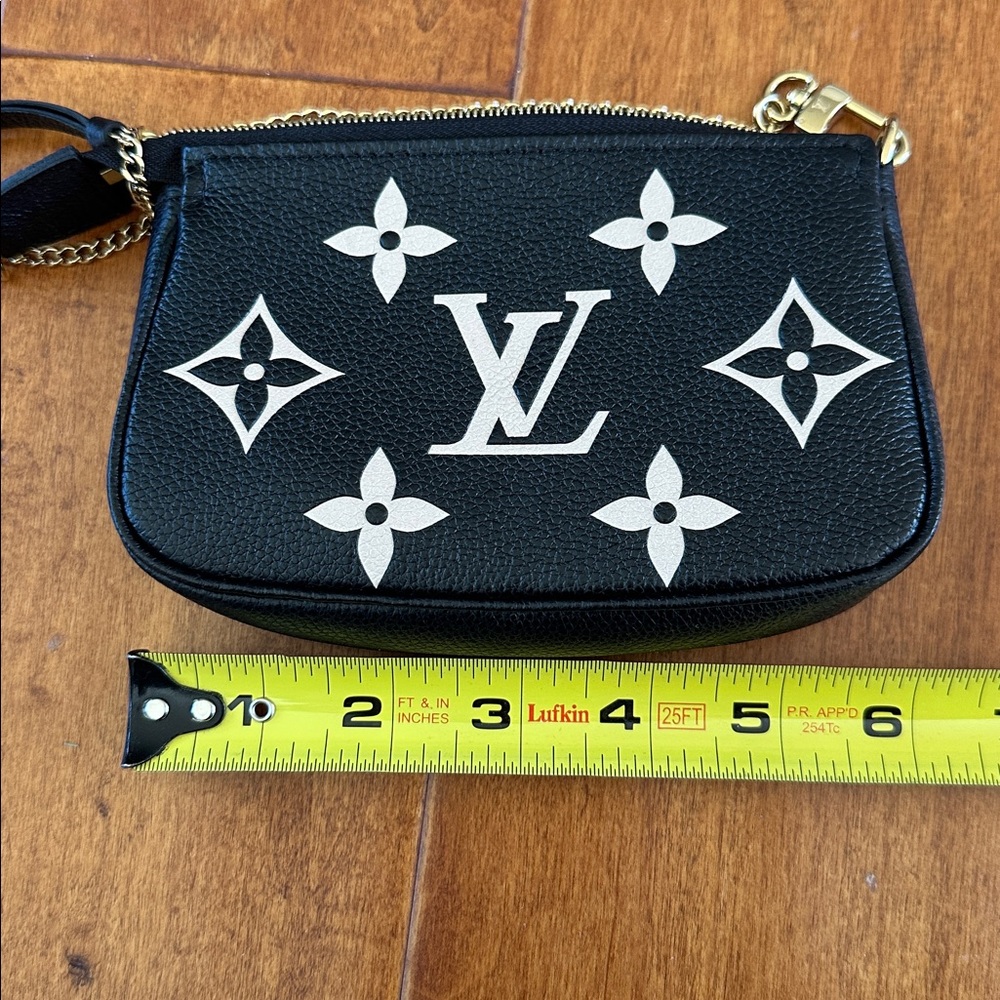 Louis Vuitton Empreinte Monogram Giant Mini Pochette Accessories Black - Picture 13 of 14